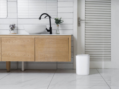 cubo basura baño