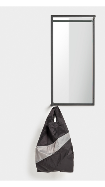 perchero de pared con espejo integrado