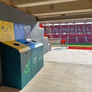 contenedor reciclaje estadio son moix mallorca prezero unnom