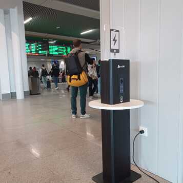 totem de carga para dispositivos electronicos 