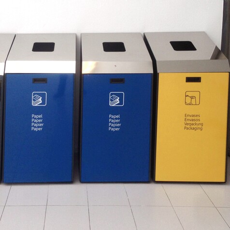papelera reciclaje unnom aeropuerto palma 