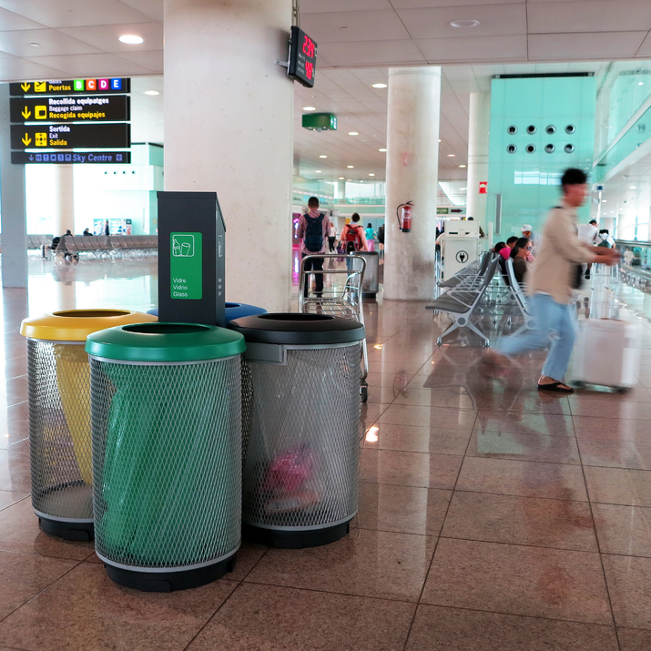 recycling bin unnom barcelona airport