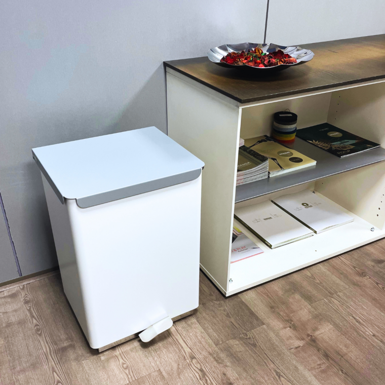 waste bin with pedal for offices vai unnom